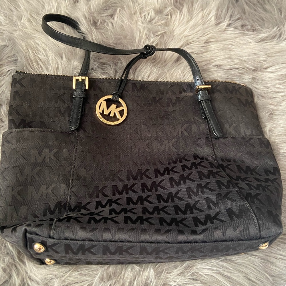 Micheal Kors Purse